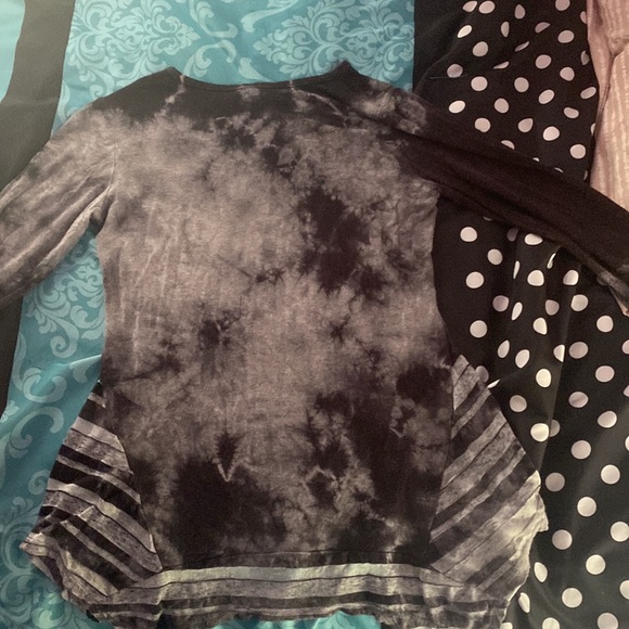 Cute dark tie dye long sleeve shirt - Picture 2 of 3